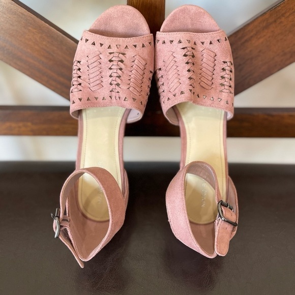 Marc Fisher size 9.5 wedges - Picture 2 of 16